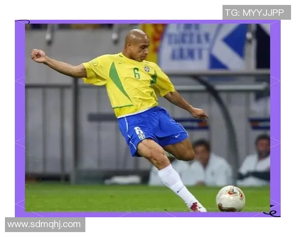 三号球衣背后的传奇故事与足球明星的辉煌人生