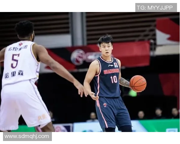 武汉篮球队中路突破战术解析与实战应用研究